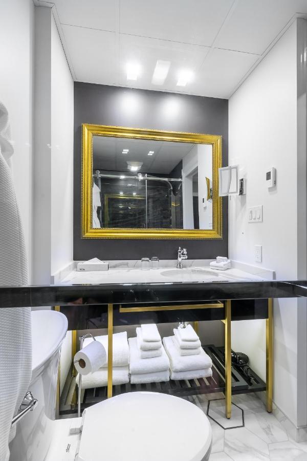 Clarendon 4*